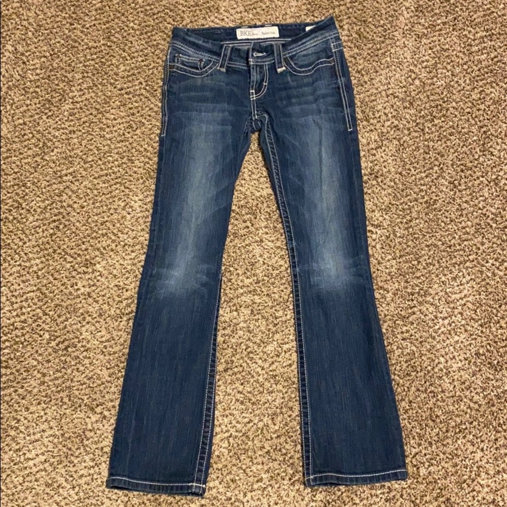 Buckle jeans